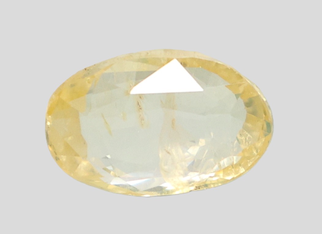 YELLOW SAPPHIRE 5.19 Ct.