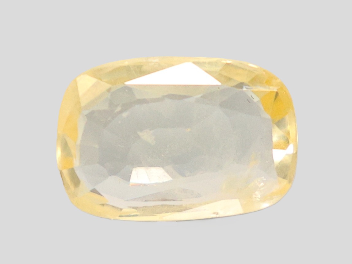 YELLOW SAPPHIRE 4.53 Ct.