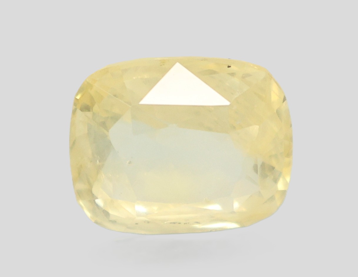 YELLOW SAPPHIRE 7.3 Ct.