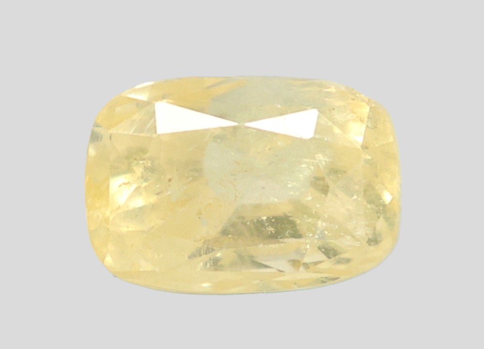 YELLOW SAPPHIRE 5.09 Ct.