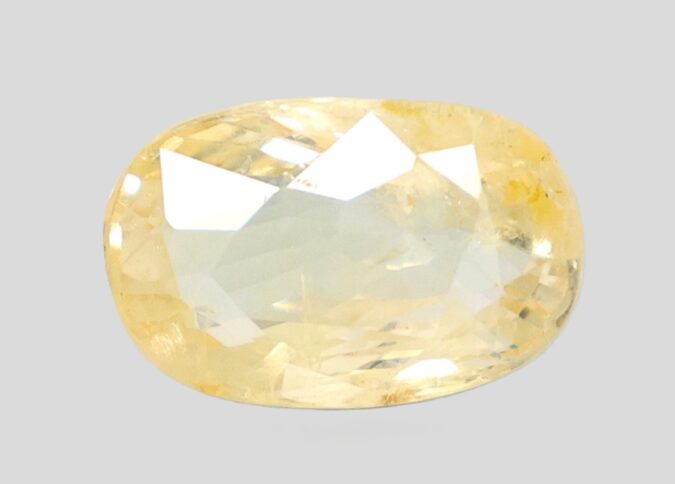 YELLOW SAPPHIRE 6.01 Ct.