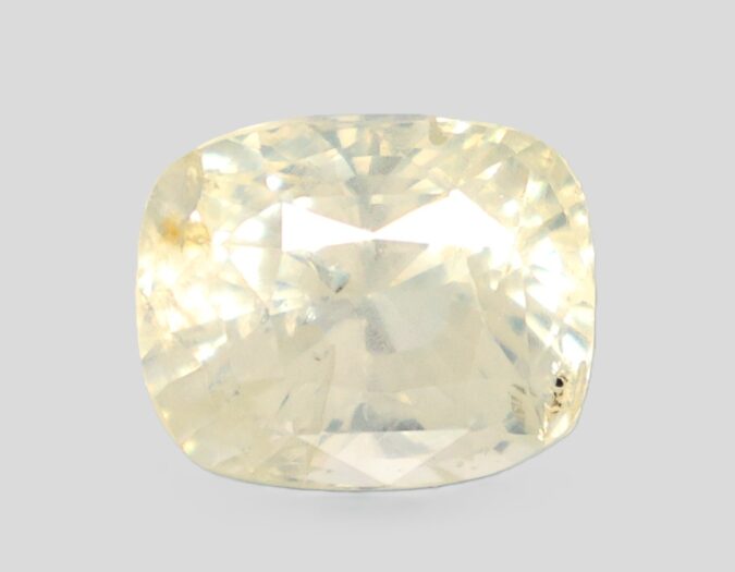 YELLOW SAPPHIRE 7.05 Ct.