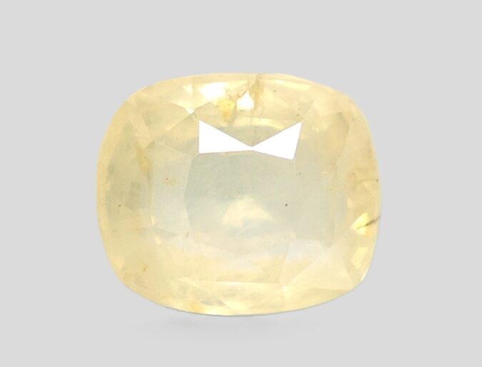 YELLOW SAPPHIRE 8.26 Ct. YELLOW SAPPHIRE 8.26 Ct.