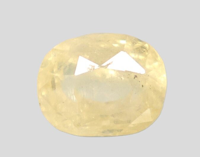 YELLOW SAPPHIRE 4.99 Ct.