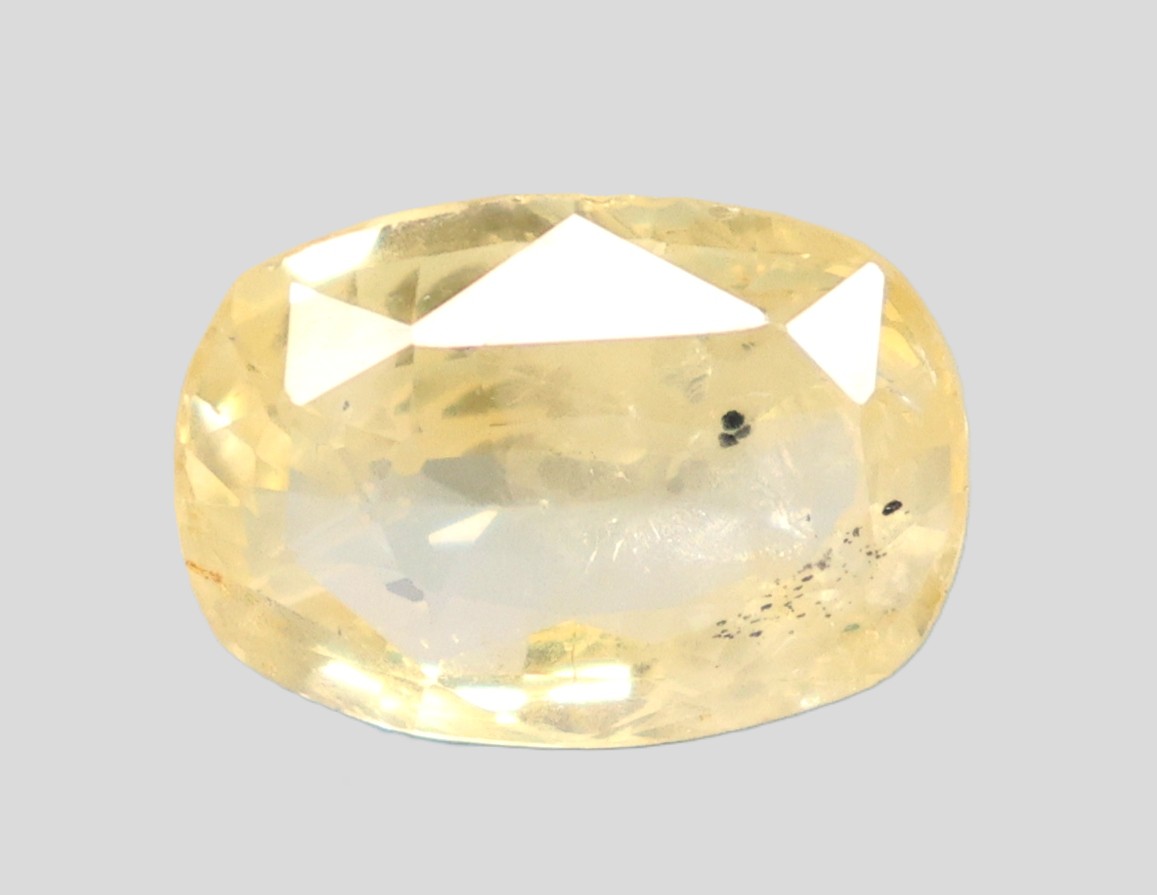YELLOW SAPPHIRE 4.94 Ct. YELLOW SAPPHIRE 4.94 Ct.