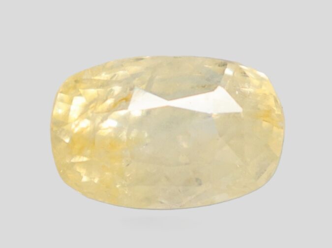 YELLOW SAPPHIRE 6.13 Ct. YELLOW SAPPHIRE 6.13 Ct.