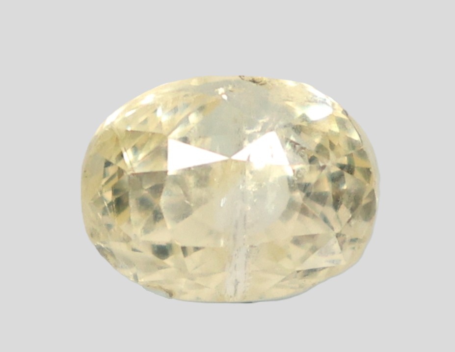YELLOW SAPPHIRE 5.22 Ct.