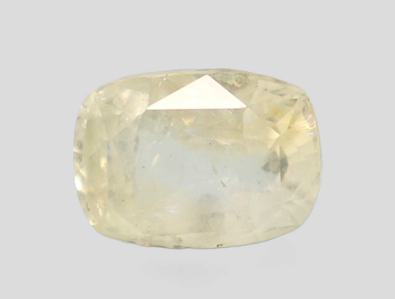 YELLOW SAPPHIRE 6.19 Ct.