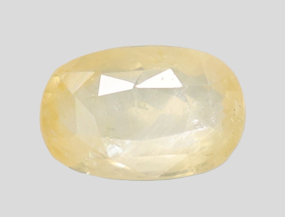 YELLOW SAPPHIRE 4.86 Ct.