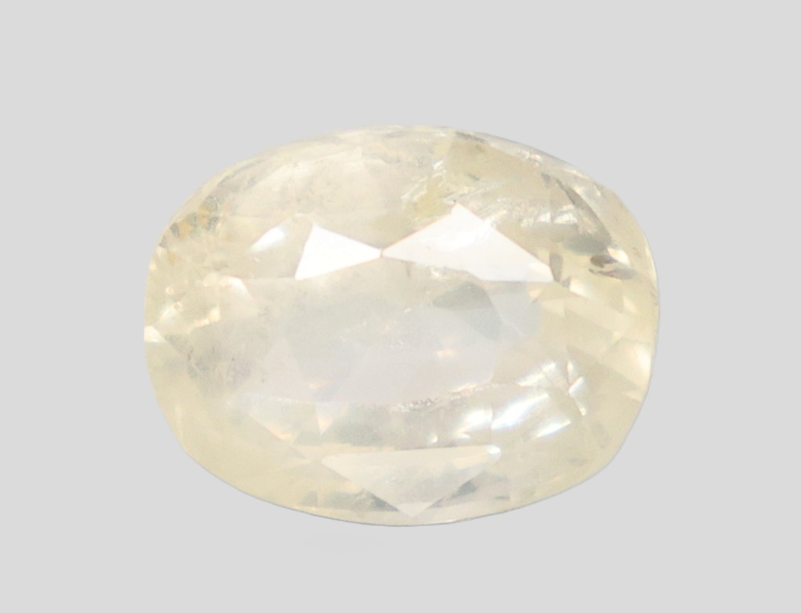 YELLOW SAPPHIRE 4.83 Ct.