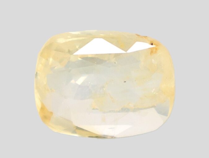 YELLOW SAPPHIRE 5.03 Ct. YELLOW SAPPHIRE 5.03 Ct.