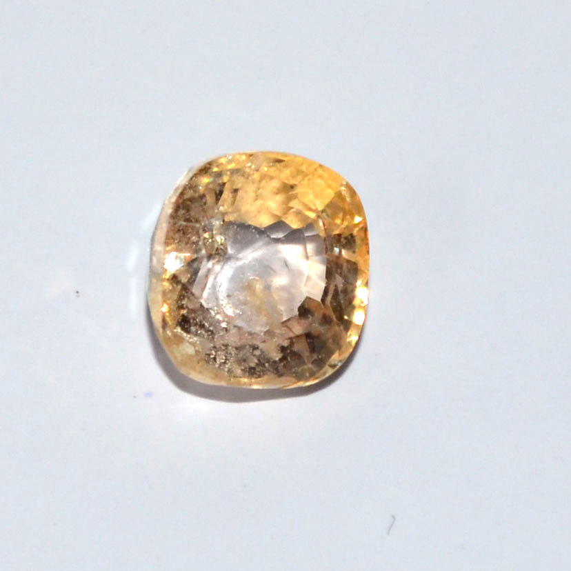 YELLOW SAPPHIRE 3.81 Ct.