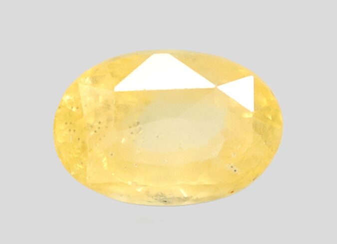 YELLOW SAPPHIRE 7.56 Ct.