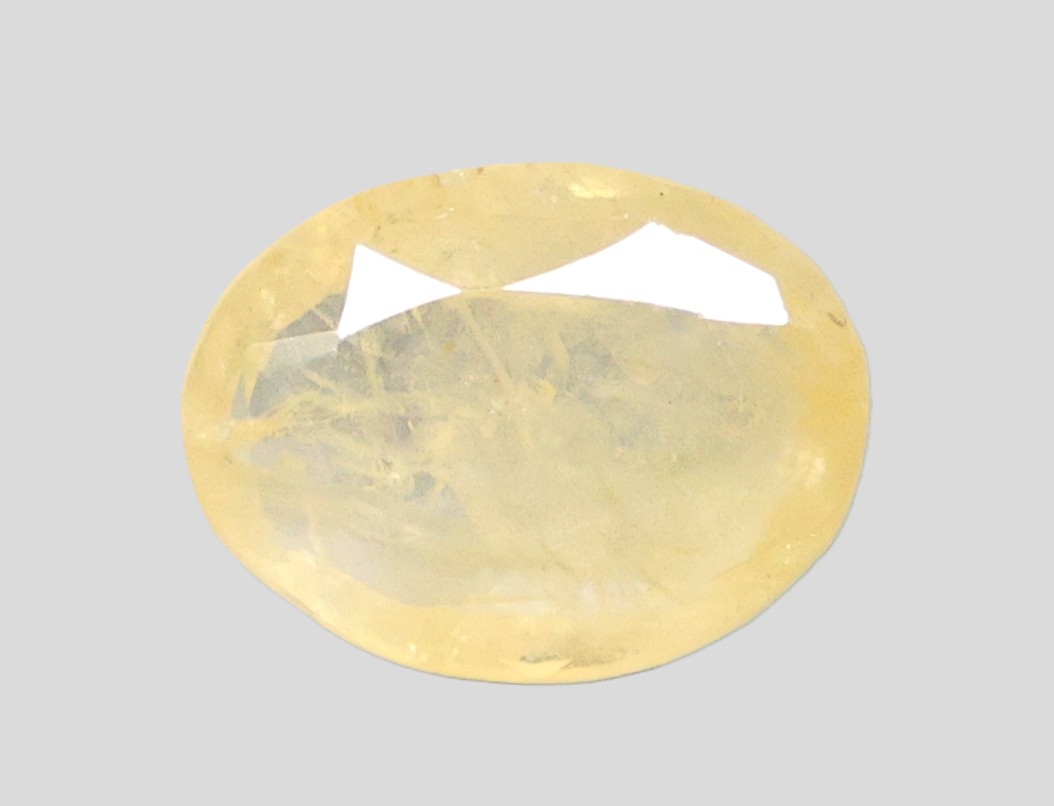 YELLOW SAPPHIRE 4.81 Ct.