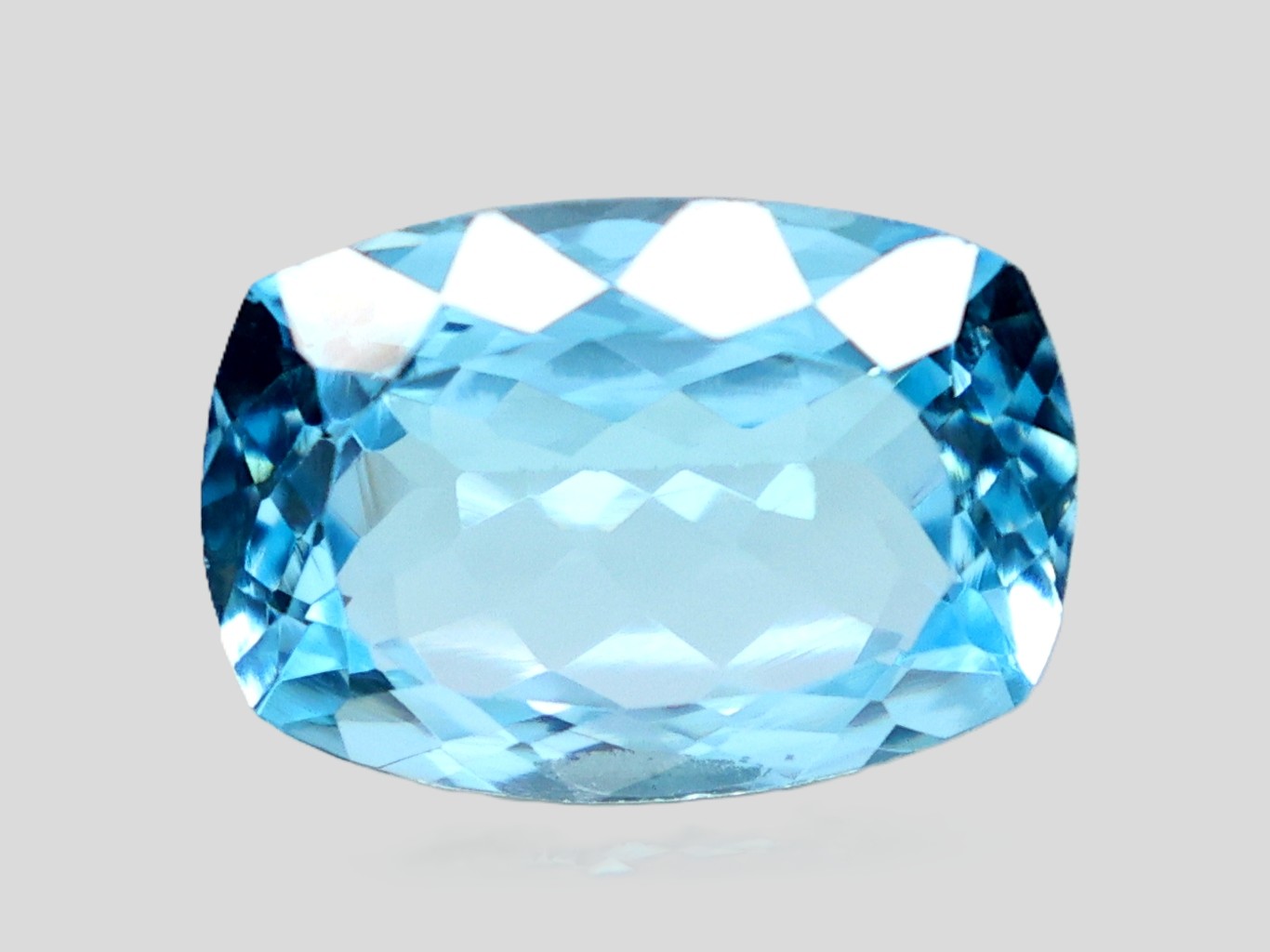 BLUE TOPAZ 6.84 Ct.